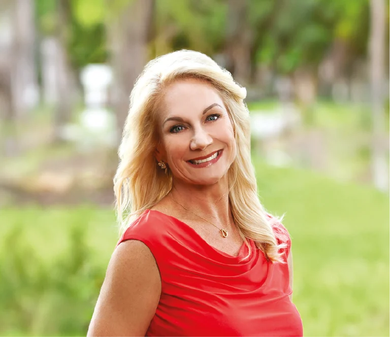 Nicole Winslow Burns Bio Photo